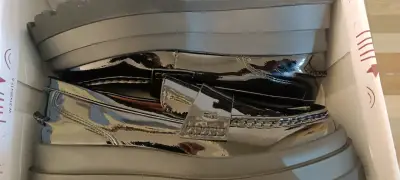 Zapato de cuero negro brillante - miniatura 3