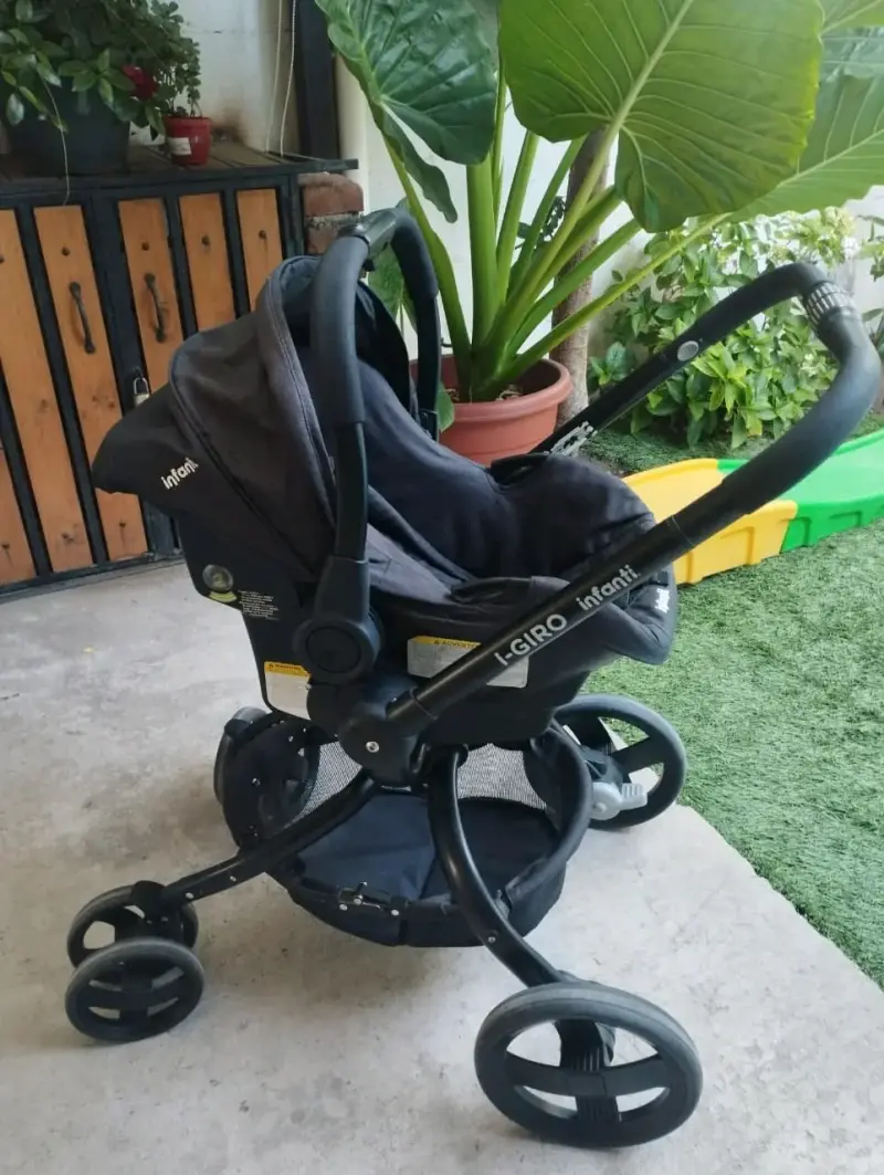Coche de bebé Infanti negro - 1