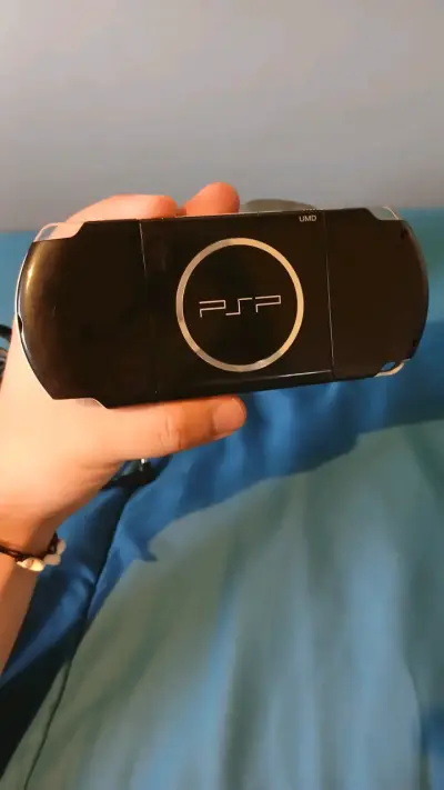 Consola PSP 3000 liberada - miniatura 2
