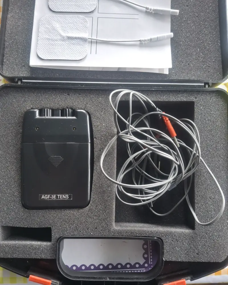 Electroestimulador AGF-3E TENS en estuche