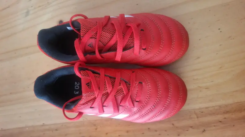 Zapatillas de fútbol rojas - 2