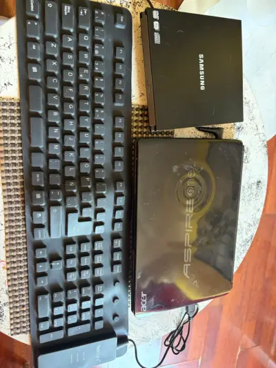 Netbook Acer Aspire One - miniatura 3