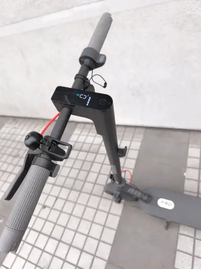 Scooter eléctrico Xiaomi 5 Pro - miniatura 2