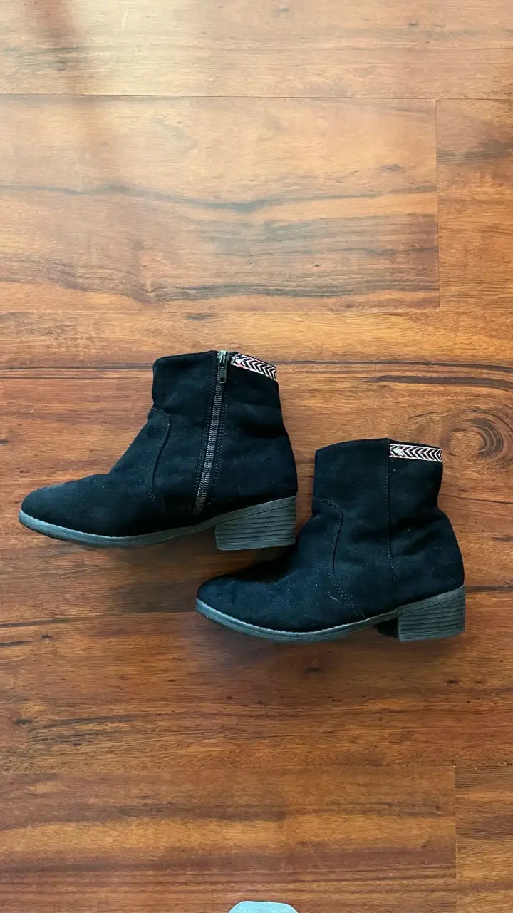 Botas talla 33 y botines talla 34 - 2