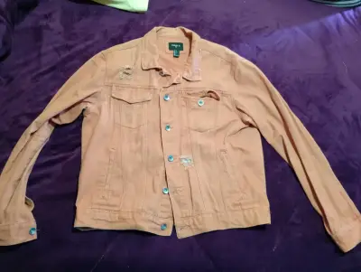 Chaqueta de mezclilla desgastada por diseño - miniatura 1