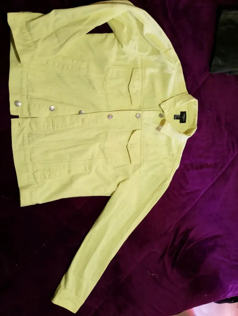 Chaqueta de mezclilla desgastada por diseño - 3