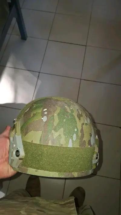 Casco táctico camuflado - miniatura 3