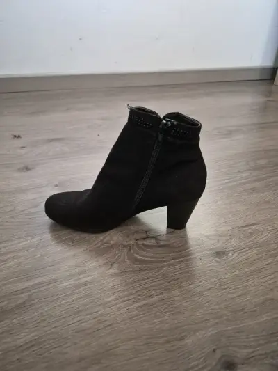 Botines negros con tacón - miniatura 2