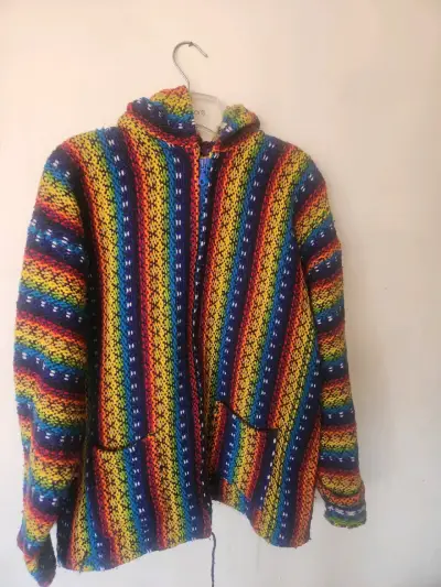 Suéter multicolor tejido a mano - miniatura 1