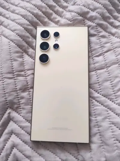 Celular Samsung con S-Pen dorado - miniatura 1