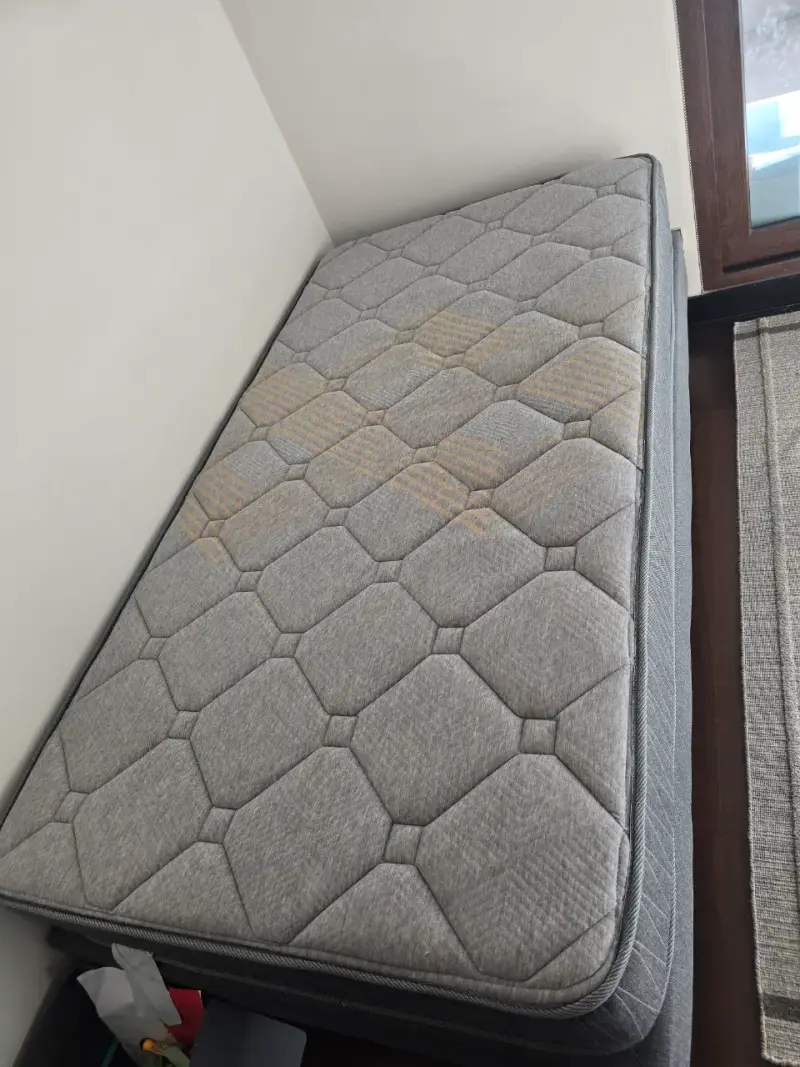 Cama con colchón 1.5 plaza - 2