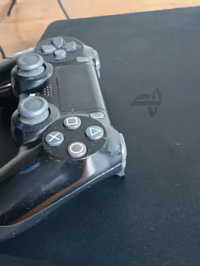 Consola PS4 con 2 juegos - miniatura 2