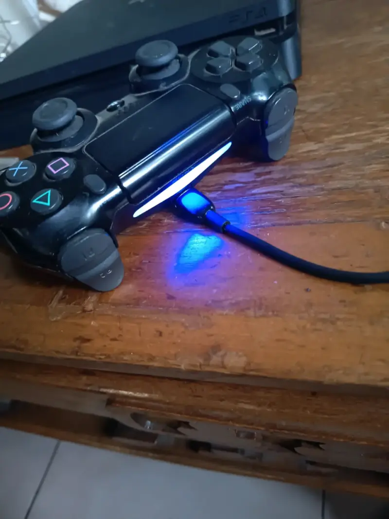 Consola PS4 con 2 juegos - 4
