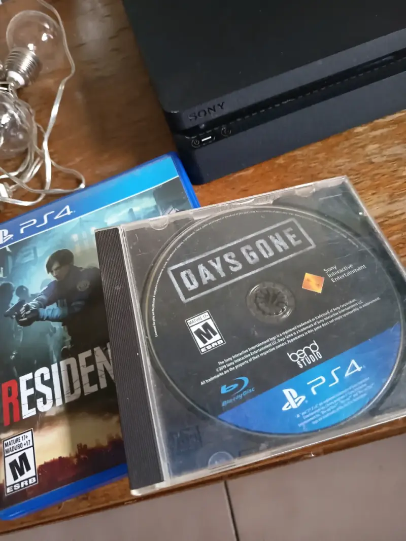Consola PS4 con 2 juegos - 5