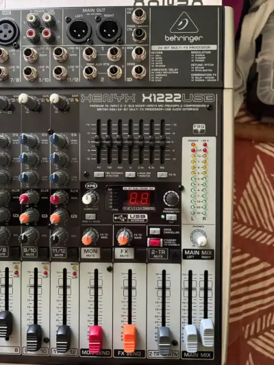 Consola Digital Beringuer Xenyx 1222 - miniatura 2