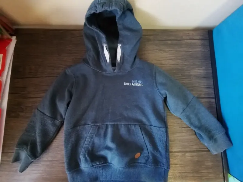 Polerón gris con capucha infantil - 3