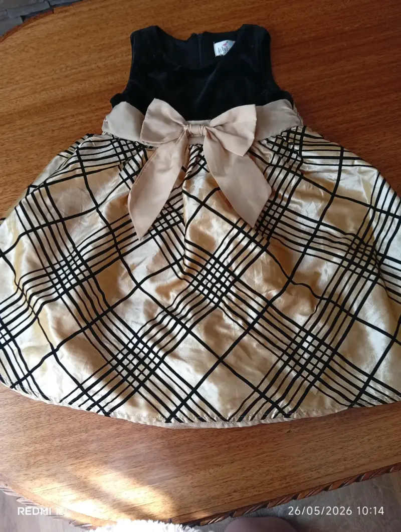 Vestido infantil con lazo hermoso - 1
