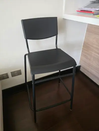 Silla alta negra metálica - miniatura 1