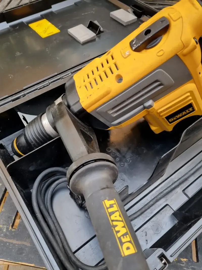 Rotomartillo DeWalt c/maletín 1200W mod D25601-B2 - 4