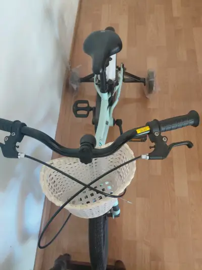 Bicicleta infantil turquesa con canasto - miniatura 5