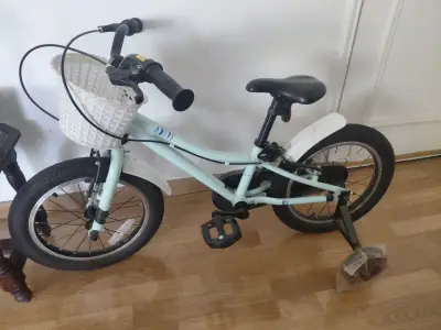 Bicicleta infantil turquesa con canasto - miniatura 6
