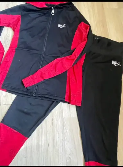 Conjunto deportivo Everlast rojo y negro - miniatura 2