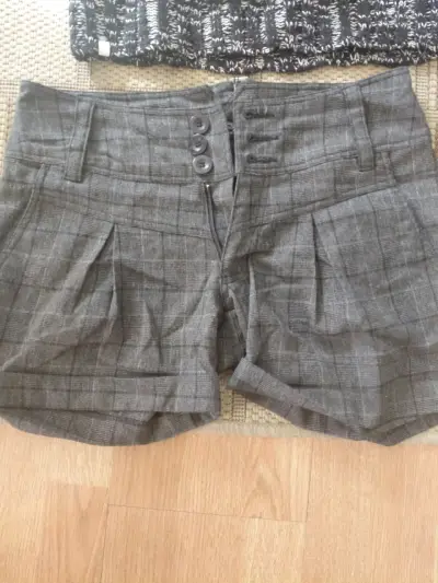 Shorts de lana gris a cuadros - miniatura 1