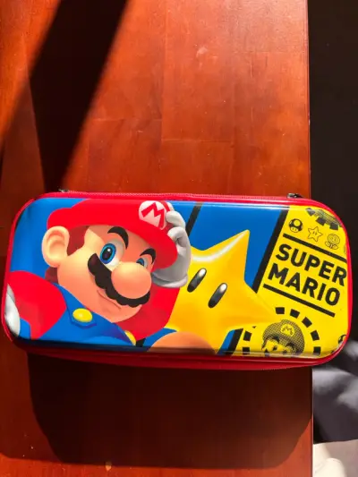 Estuche Nintendo Switch rojo - miniatura 2