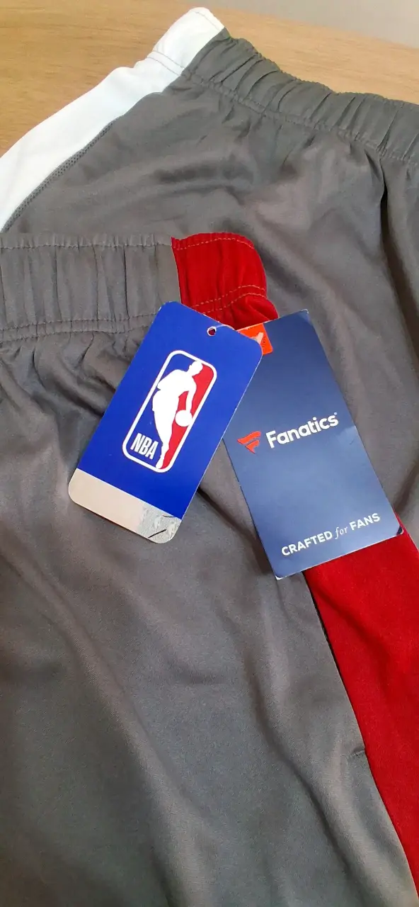 Shorts NBA grises con logos - 5