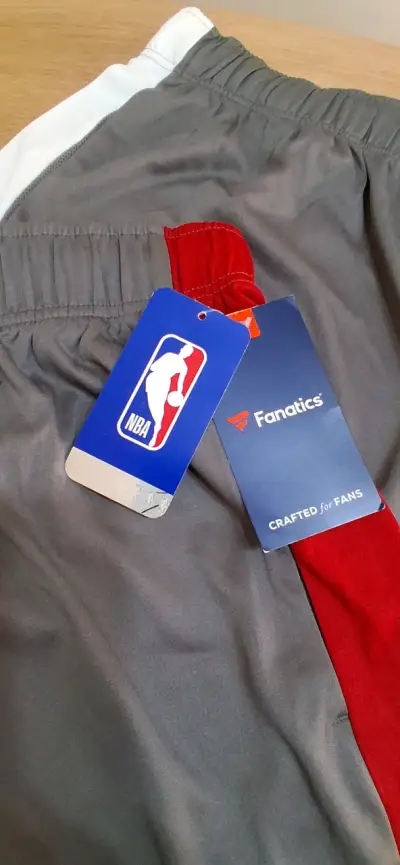 Shorts NBA grises con logos - miniatura 5