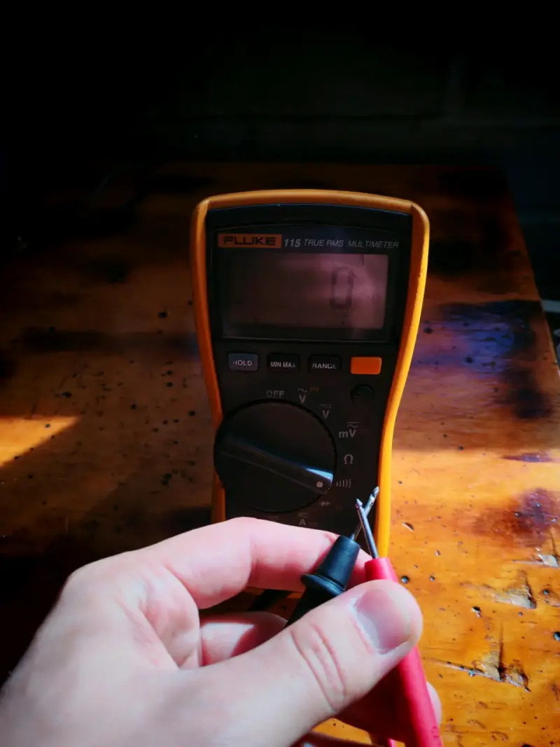 Multímetro digital Fluke 115 - 2