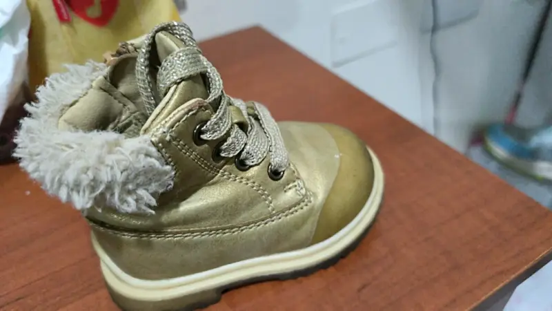 Botines dorados para niña de invierno número 19 - 1