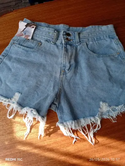 Shorts de mezclilla desgastados - miniatura 1