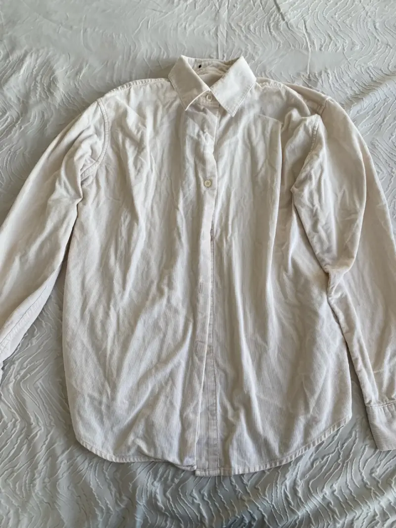 Camisa blanca de manga larga