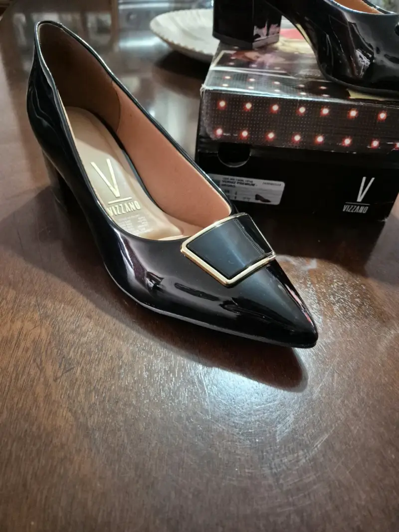 Zapatos de charol negros marca VIZZANO - 2