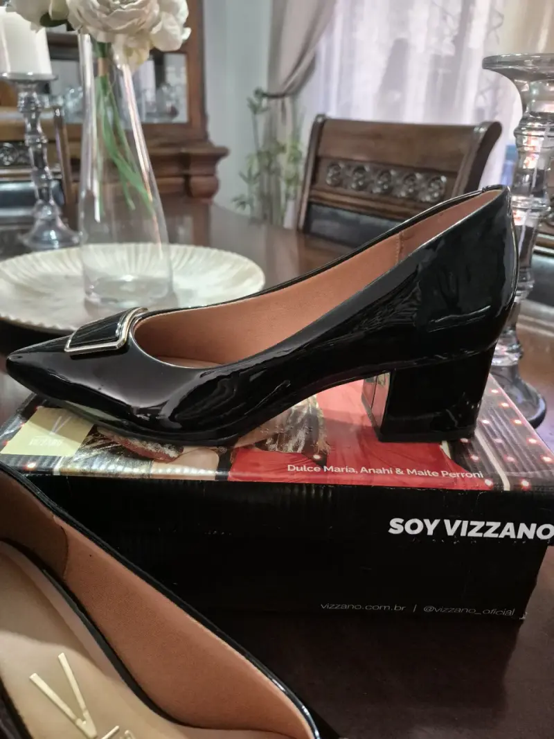 Zapatos de charol negros marca VIZZANO - 3