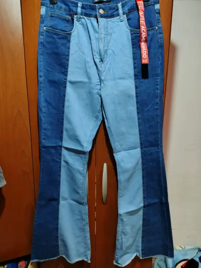 Jeans flare acampanados bicolor - miniatura 1
