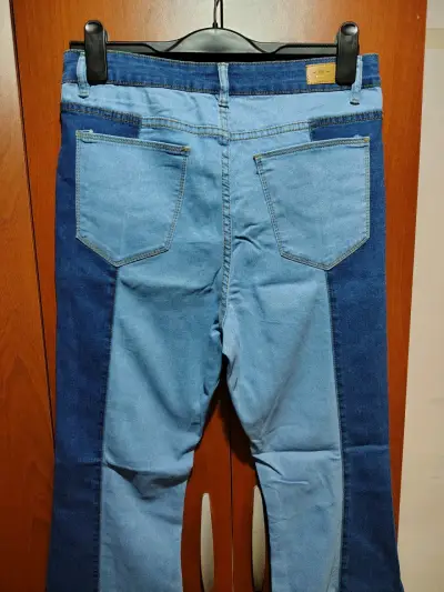 Jeans flare acampanados bicolor - miniatura 4