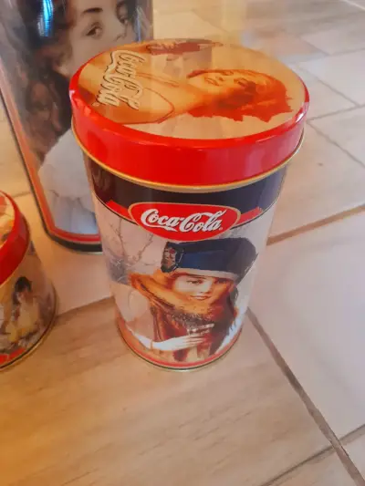 Lata vintage Coca-Cola decorativas 1999 - miniatura 2
