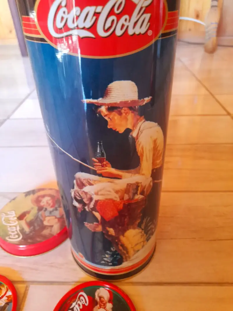 Lata Coca Cola y posavasos vintage año 1999 - 2