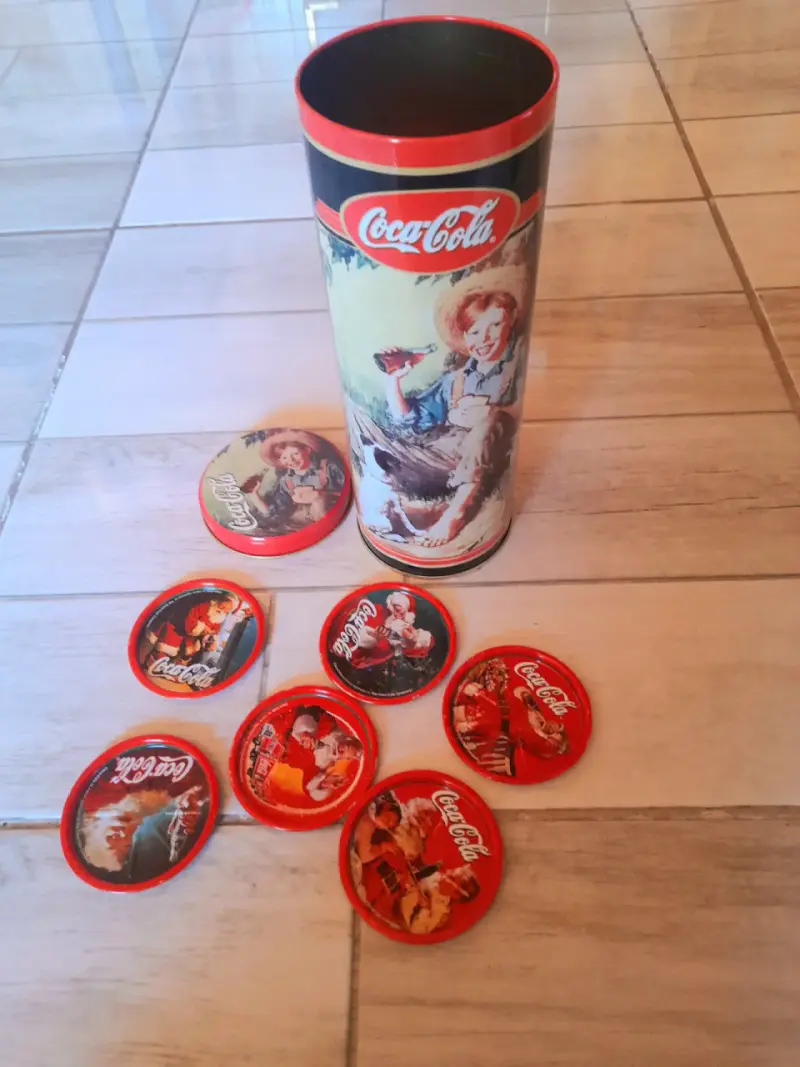 Lata Coca Cola y posavasos vintage año 1999 - 4