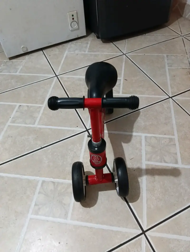 Triciclo de equilibrio rojo - 1