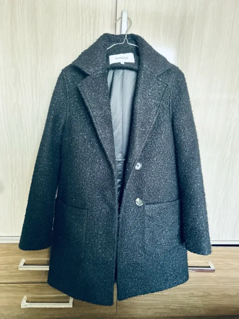 Abrigo Negro texturizado de lanilla talla S-M - 2