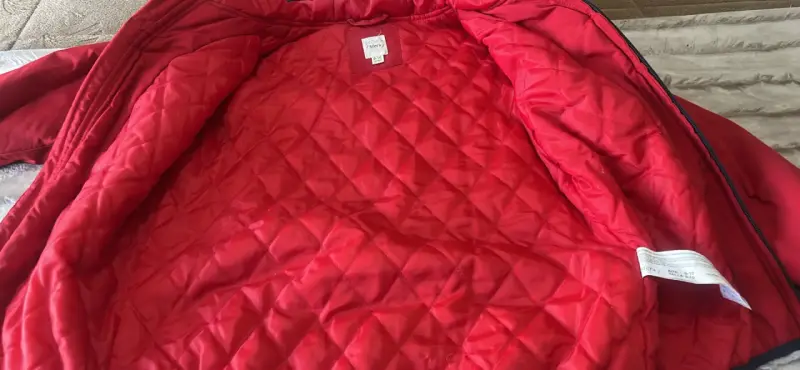 Chaqueta roja con capucha Unisex - 3