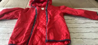 Chaqueta roja con capucha Unisex - miniatura 5