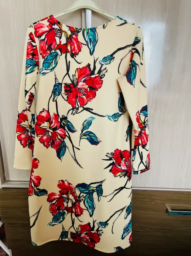 Vestido floral beige y rojo manga larga talla S-M - 4