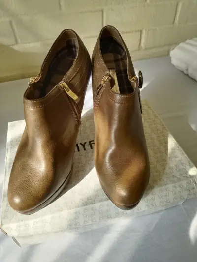 Botines de cuero marrón con cierre - miniatura 1