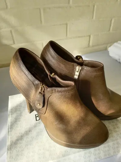 Botines de cuero marrón con cierre - miniatura 2