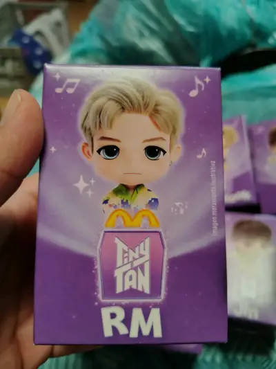 Set de figuras TinyTAN BTS - miniatura 3