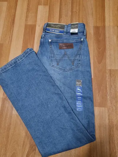 Jeans Wrangler Slim Boot nuevos - miniatura 1